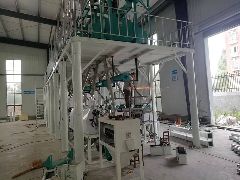 湖北孝感50吨大米制粉安装现场
