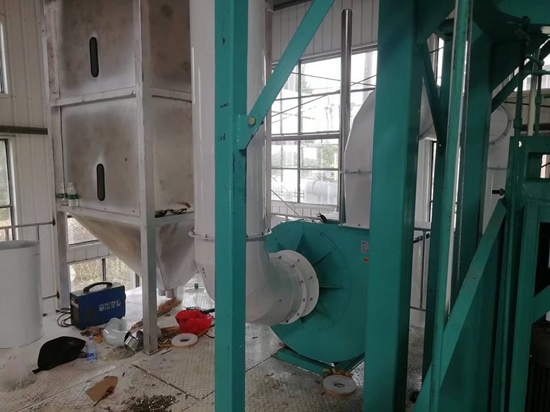 湖北孝感50吨大米制粉安装现场