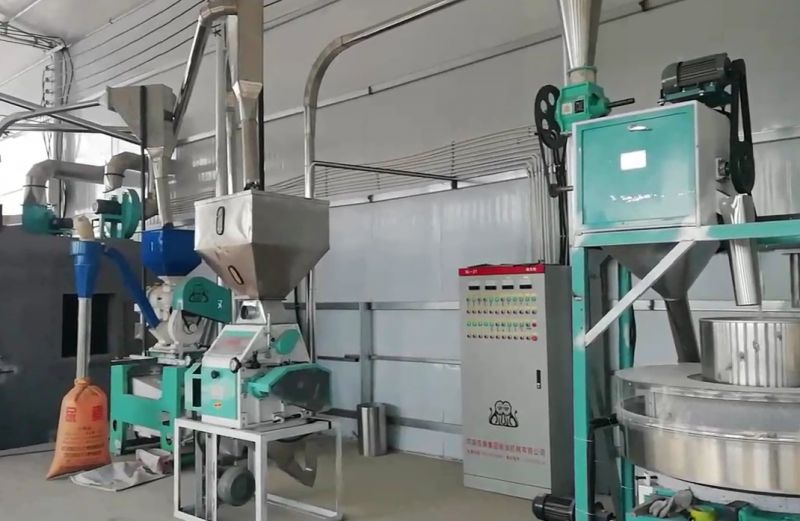 五加一石磨面粉机正在生产