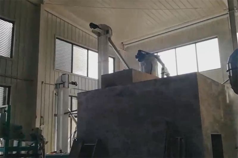 河北沧州经济开发区八加四石磨面粉机生产线安装现场